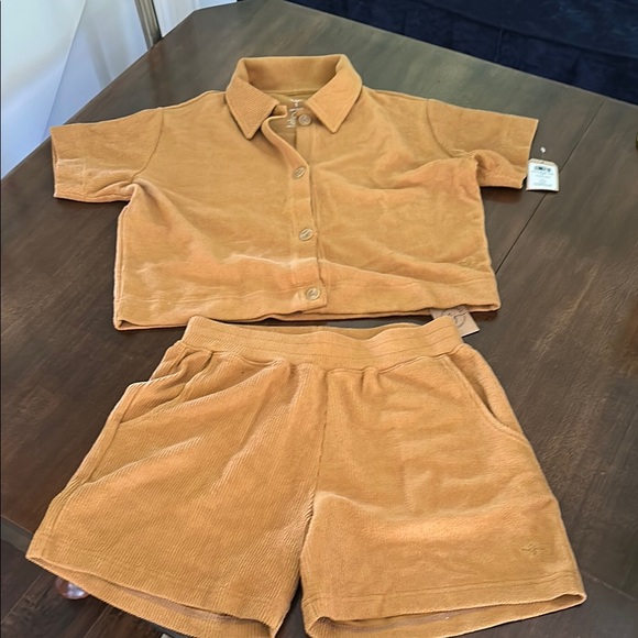 Lauren James Other - Button-Up Shirt and Shorts Set